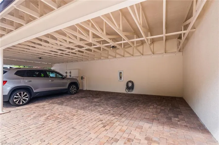 722  10th S AVE, Naples, FL 34102