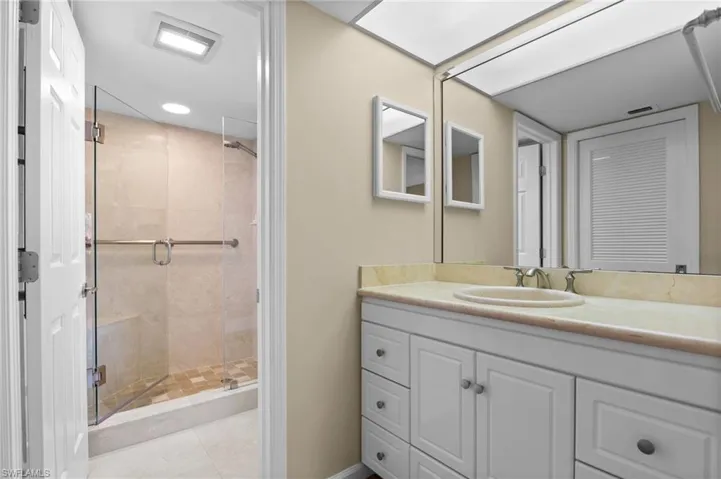 722  10th S AVE, Naples, FL 34102