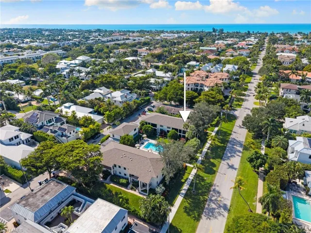 722  10th S AVE, Naples, FL 34102