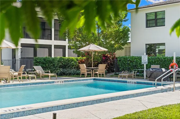 722  10th S AVE, Naples, FL 34102