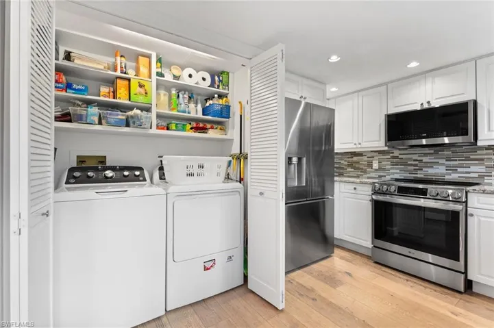 722  10th S AVE, Naples, FL 34102