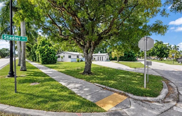1380 Stadler Dr, Fort Myers, Florida 33901