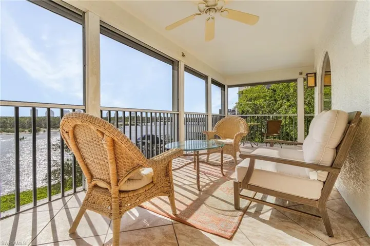 The upper-level also features a wrap-around Lanai where overnight guests can enjoy watching the bay's wildlife and Watersport activities.