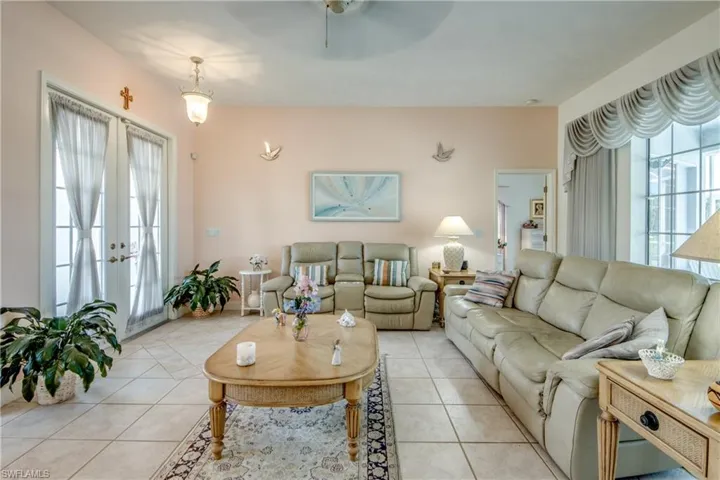 2532 Shelby Pkwy, Cape Coral Fl 33904