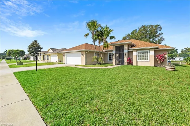 135  Estelle  DR, Naples, FL 34112