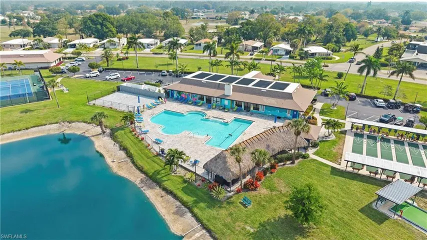 135  Estelle  DR, Naples, FL 34112