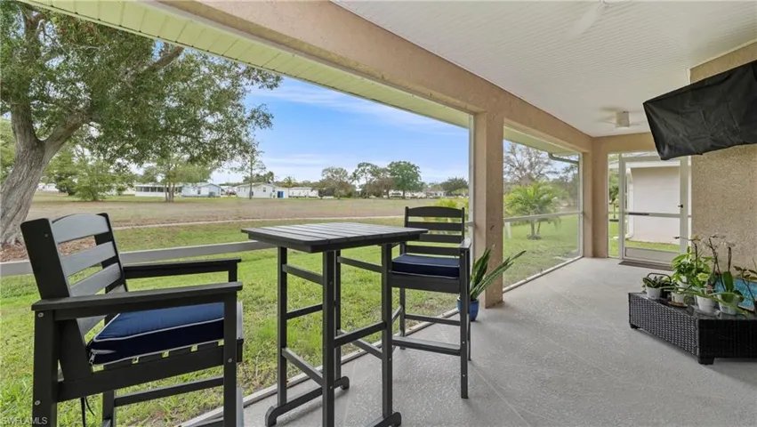 135  Estelle  DR, Naples, FL 34112