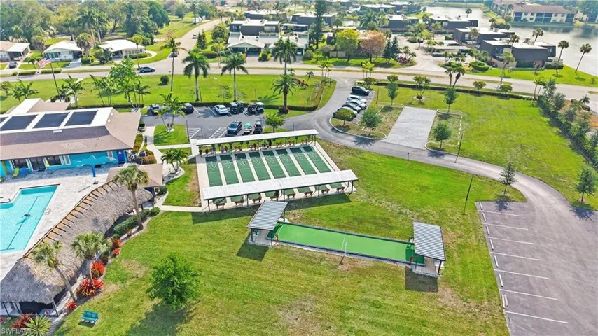 135  Estelle  DR, Naples, FL 34112