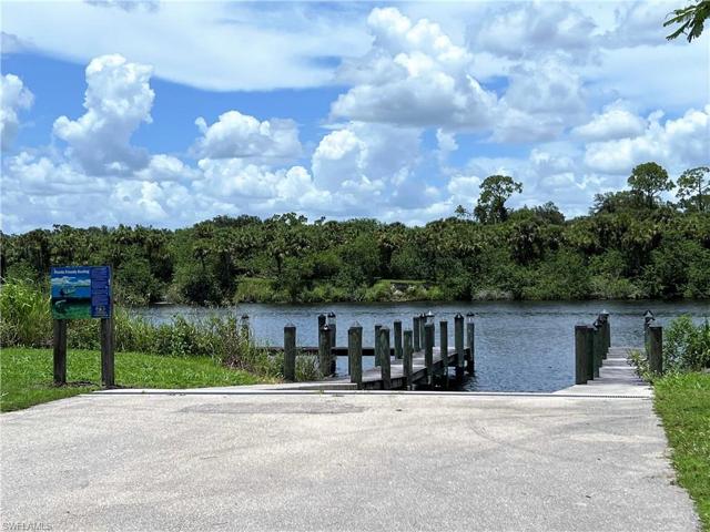 COMMUNITY BOAT RAMP WITH DIRECT ACCESS CALOOSAHATCHEE RIVER