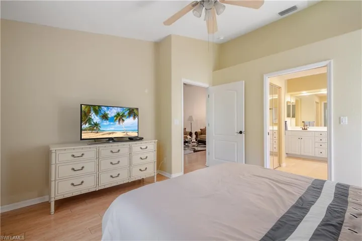 8443  Ibis Cove  CIR, Naples, FL 34119