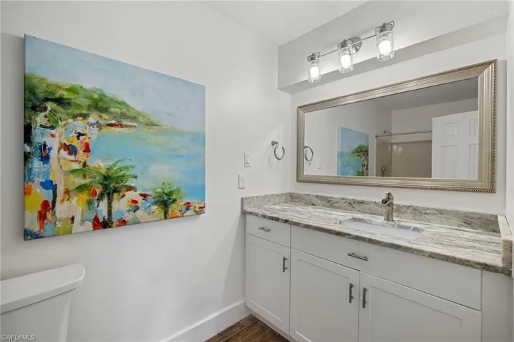 1st floor ensuite bath