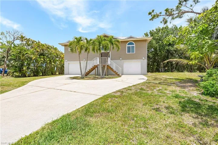 14000  Clubhouse  DR, Bokeelia, FL 33922
