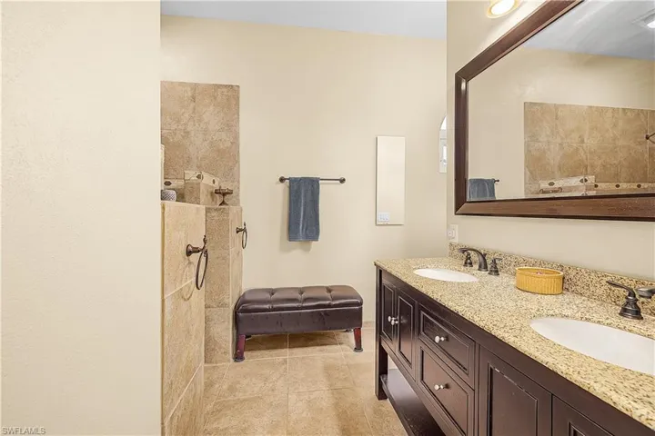 14000  Clubhouse  DR, Bokeelia, FL 33922