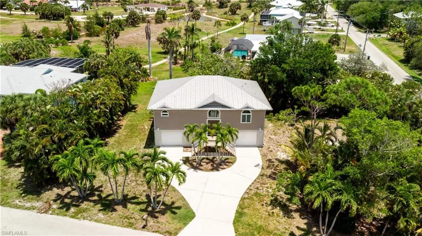 14000  Clubhouse  DR, Bokeelia, FL 33922