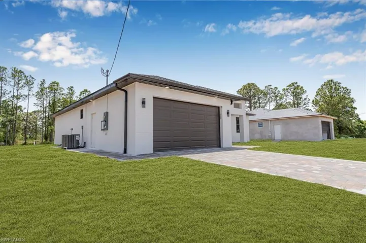 618 Raintree St E, Lehigh Acres, Florida 33974