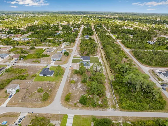 618 Raintree St E, Lehigh Acres, Florida 33974