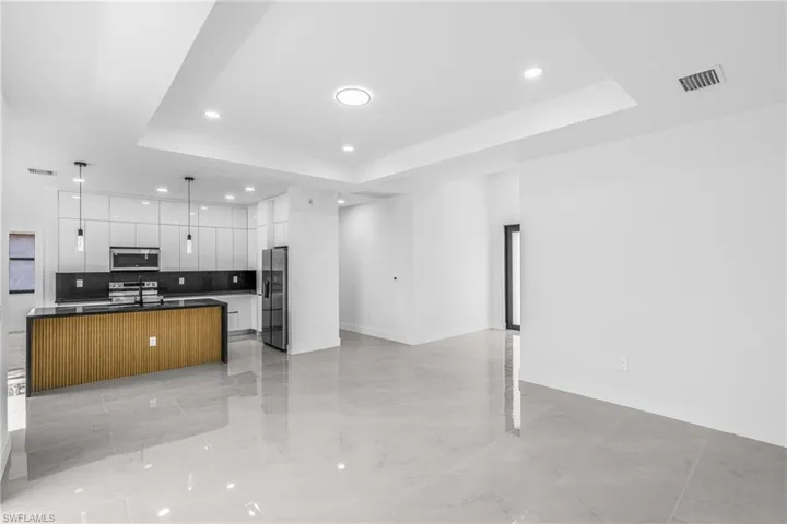 618 Raintree St E, Lehigh Acres, Florida 33974