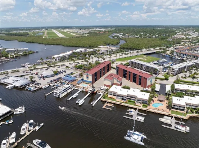 750 River Point A4-4 Dr, Naples, Florida 34102