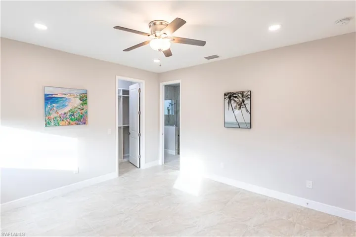 Empty room with ceiling fan