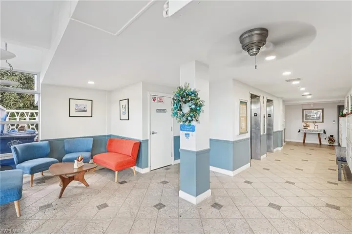 Building lobby featuring recessed lighting