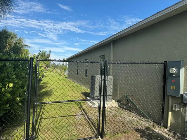 407 SW 18th  CT, Cape Coral, FL 33991