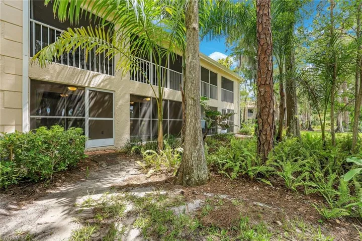 1702 Kings Lake Blvd 102, Naples, Florida 34112