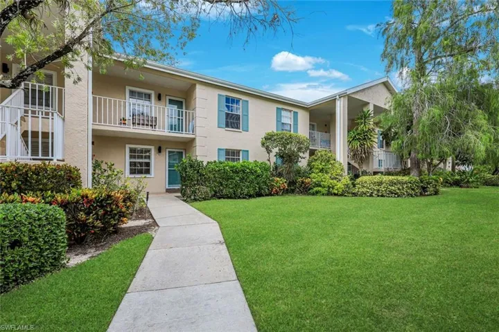 1702 Kings Lake Blvd 102, Naples, Florida 34112