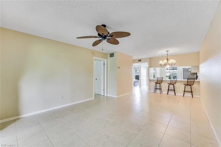 1702 Kings Lake Blvd 102, Naples, Florida 34112