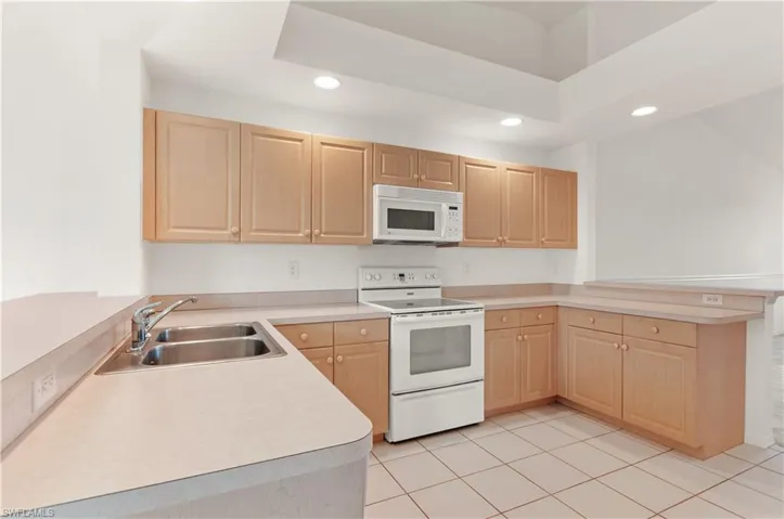14070  Eagle Ridge Lakes  DR, Fort Myers, FL 33912
