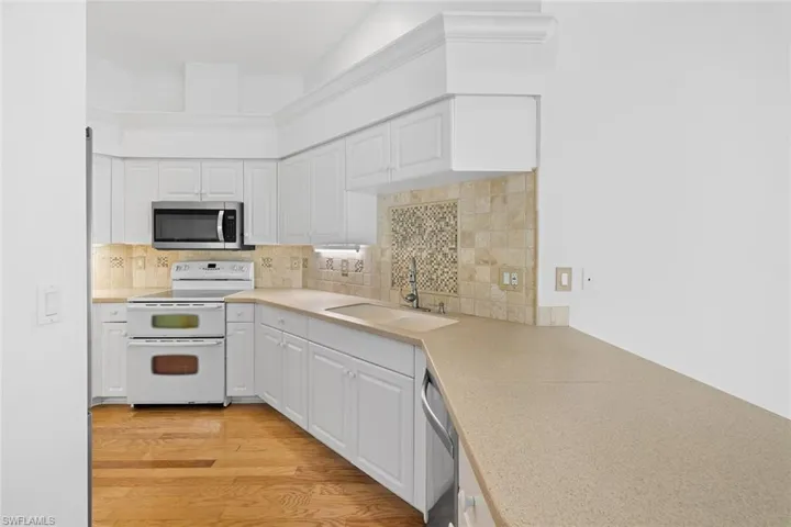 3157 Carriage Cir, Naples, Florida 34105