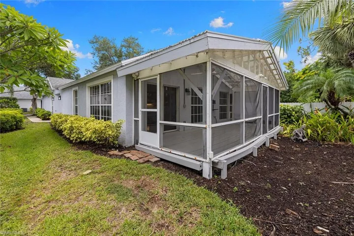 3157 Carriage Cir, Naples, Florida 34105