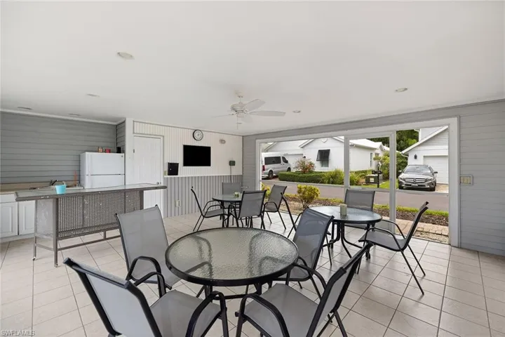 3157 Carriage Cir, Naples, Florida 34105