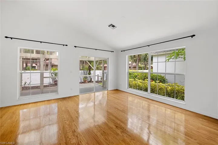3157 Carriage Cir, Naples, Florida 34105