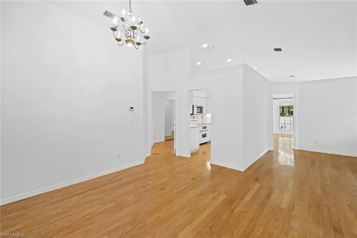 3157 Carriage Cir, Naples, Florida 34105