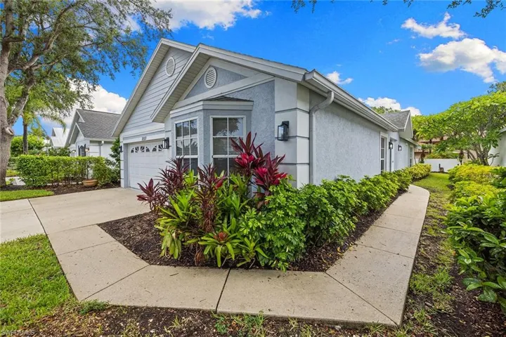 3157 Carriage Cir, Naples, Florida 34105