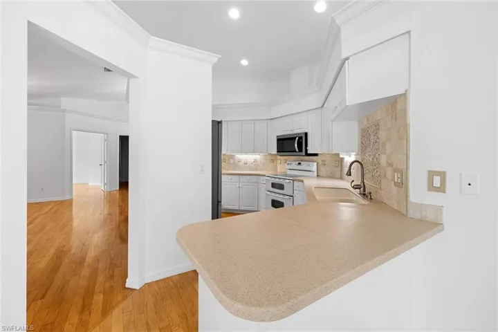 3157 Carriage Cir, Naples, Florida 34105