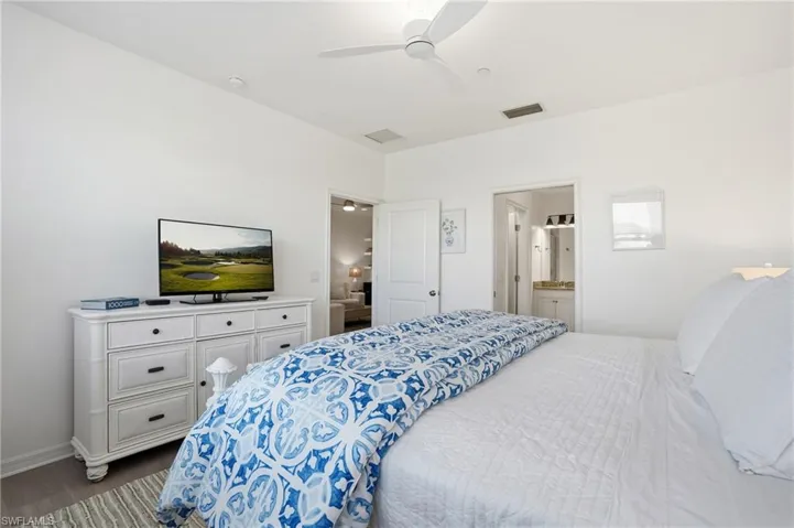 9374  Pocida  CT, Naples, FL 34119