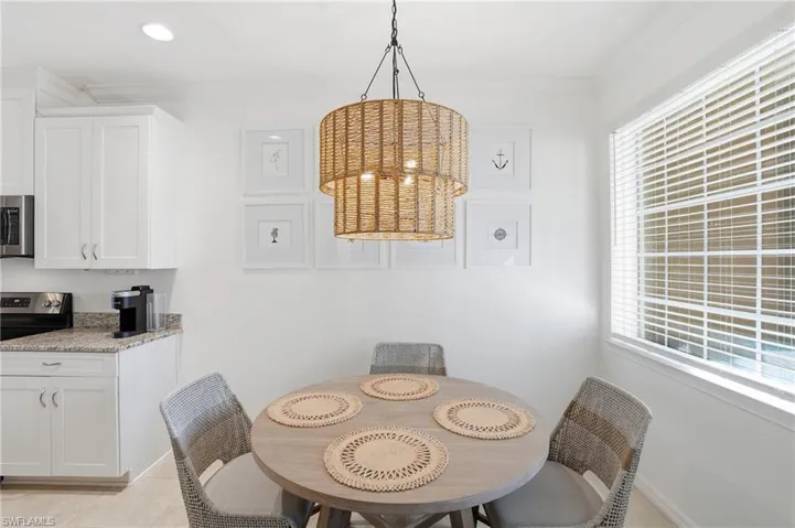 9374  Pocida  CT, Naples, FL 34119
