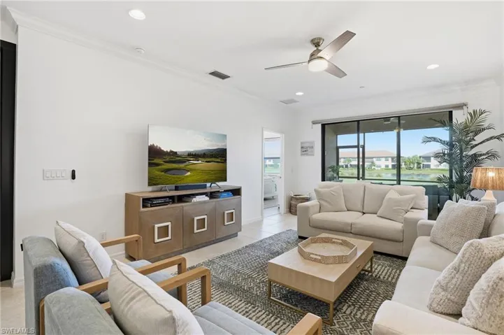 9374  Pocida  CT, Naples, FL 34119