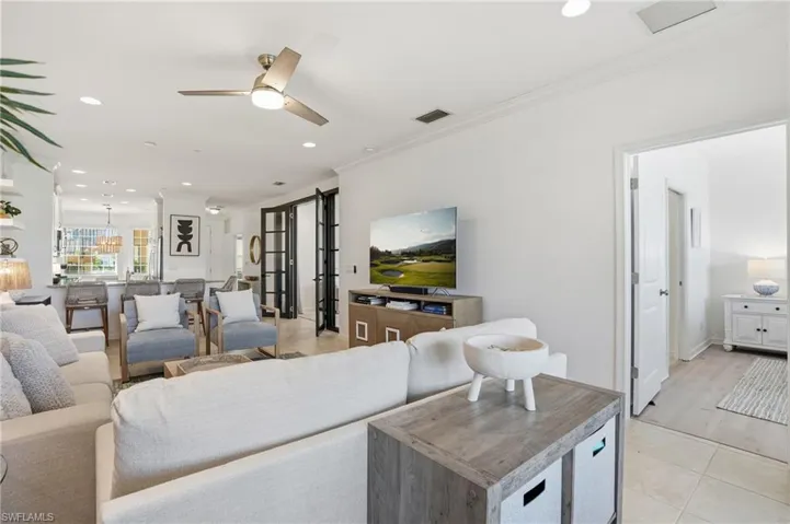 9374  Pocida  CT, Naples, FL 34119