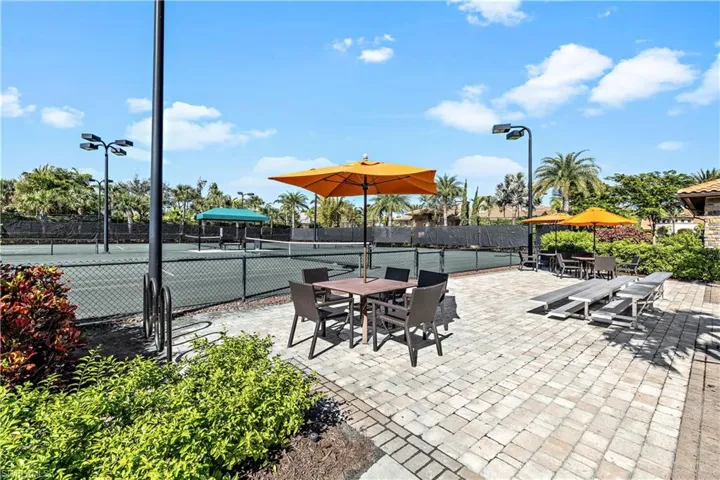 9374  Pocida  CT, Naples, FL 34119