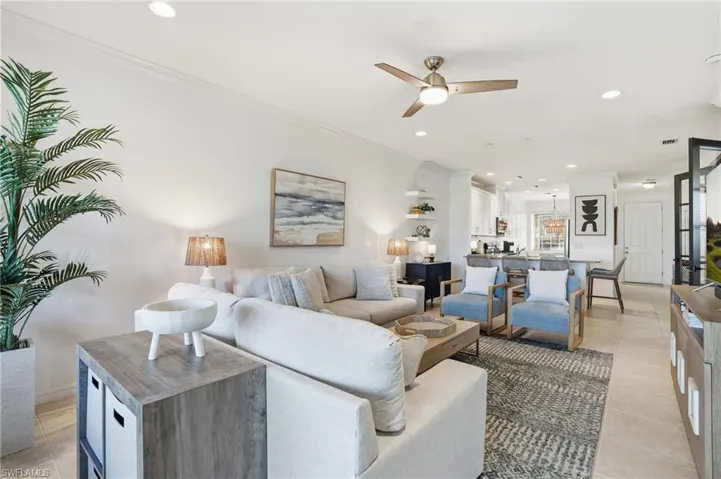 9374  Pocida  CT, Naples, FL 34119