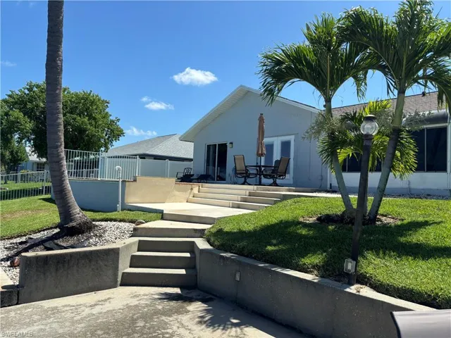 22 Se 10th Ave, Cape Coral, Florida 33990