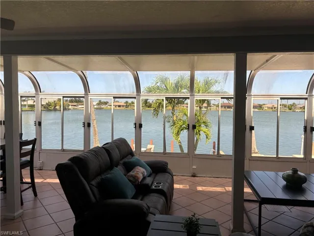 22 Se 10th Ave, Cape Coral, Florida 33990