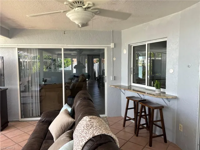 22 Se 10th Ave, Cape Coral, Florida 33990
