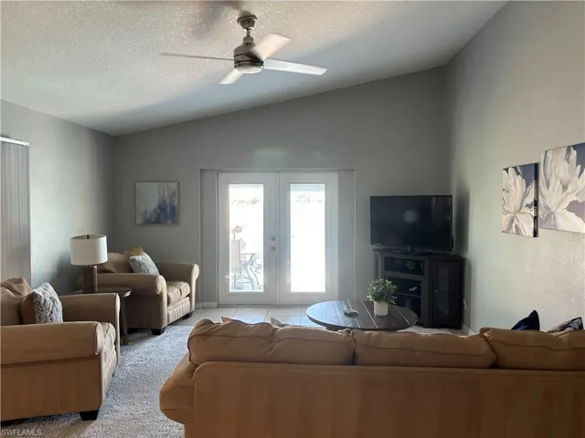 22 Se 10th Ave, Cape Coral, Florida 33990
