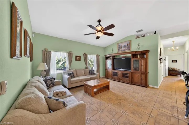 3815 Nw 5th Ter, Cape Coral, Florida 33993