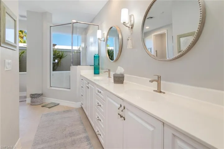 8068  Tiger Lily  DR, Naples, FL 34113