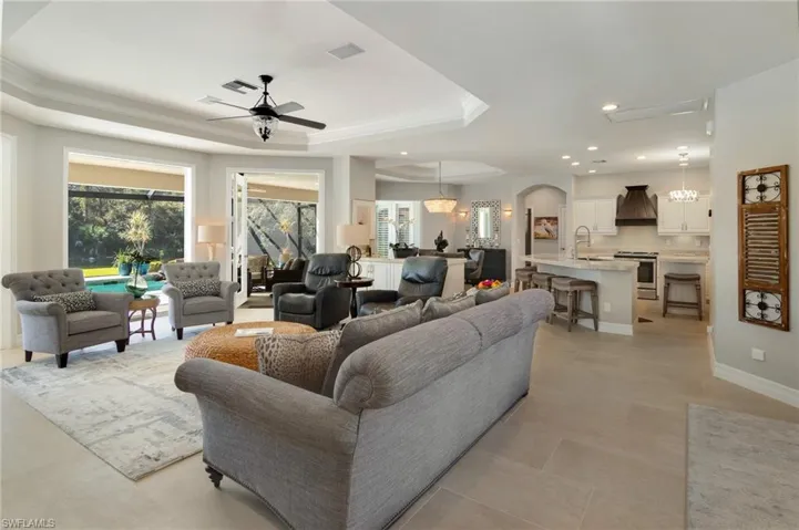 8068  Tiger Lily  DR, Naples, FL 34113