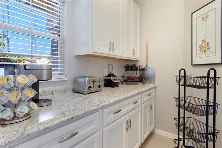 8068  Tiger Lily  DR, Naples, FL 34113